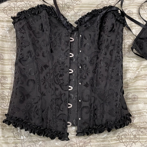 Black Sweetheart Corset - Picture 5 of 5